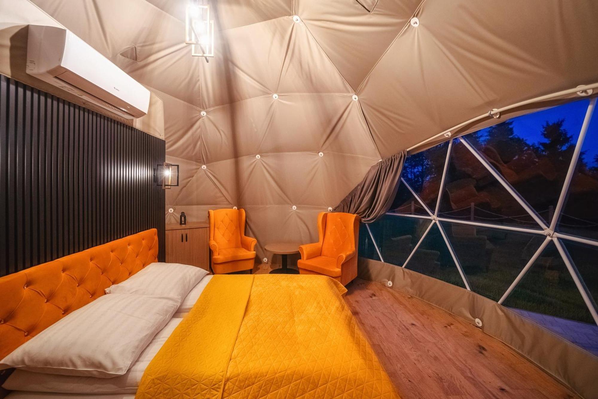 Розкішний намет Diamond Glamp & Jacuzzi