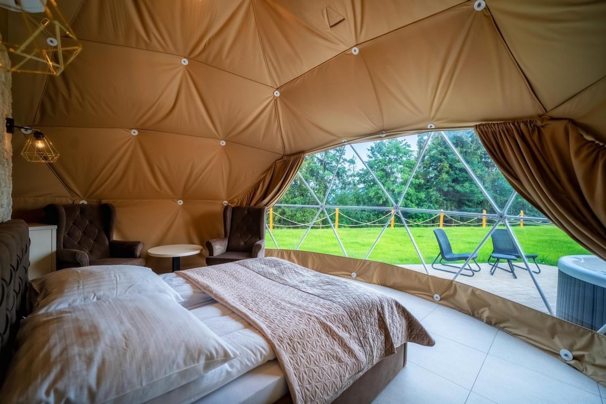 Розкішний намет Diamond Glamp & Jacuzzi *